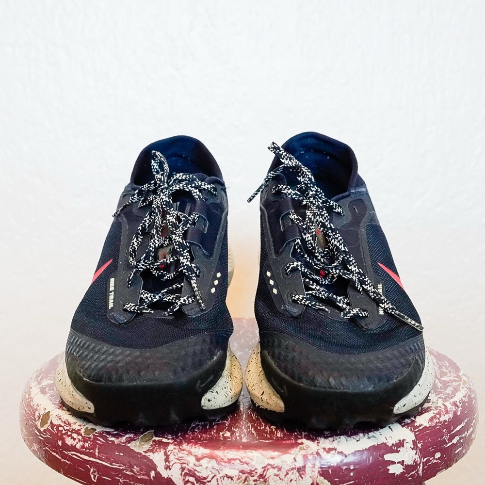 Nike Air Zoom Pegasus Trail 3 GORE-TEX Trail Running Shoes | Obsidian Siren Red - Picture 2 of 7